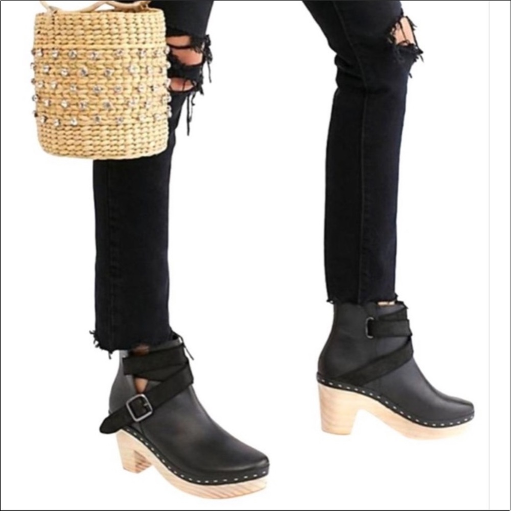 Free People Bungalow Clogs in Black - Picture 2 of 8